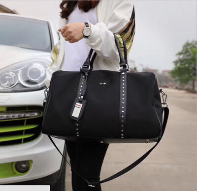 

Ladies light and simple fitness bag as gift for women