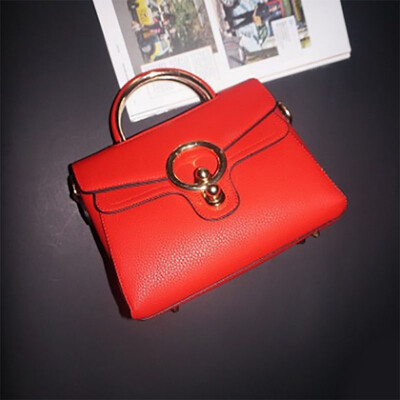 

2017 new fashion ladies leather buckle handbag simple color cross section ring portable ladies shoulder bag simple trend lady lady