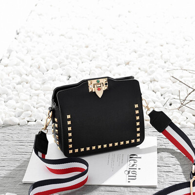 

2018 fashion Studs closure PU leather Wide strap designer Luxury brand shoulder bag woman Clutch hand bag