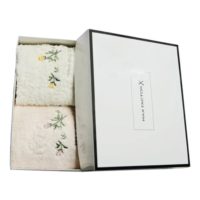 

Max Factor Towel Set