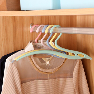 

OURUNZE wave-shape plastic clothes hanger 5 color 20 loaded