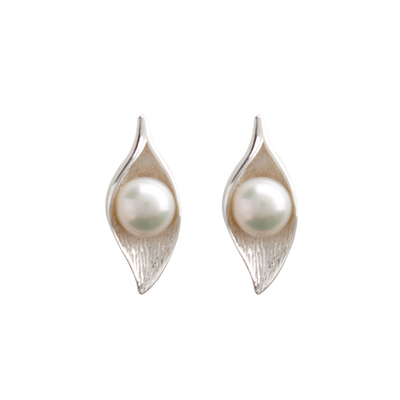 

Luo Linglong s925 sterling silver earrings female leaf leaves are pearl earrings jewelry anti-allergic simple temperament gift