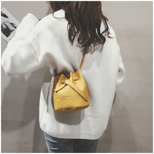 小包包女2019新款百搭时尚简约抽带迷你水桶包韩版百搭单肩斜挎包 黄色