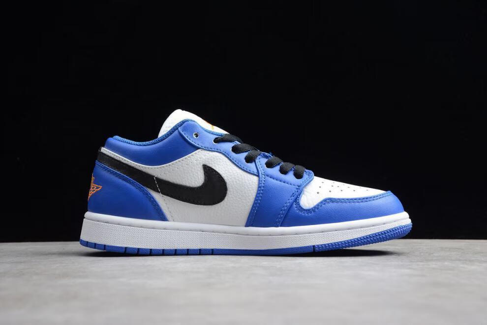 蓝白黑钩篮球鞋男女同款低帮情侣鞋553558-401 纯原 aj1 low 小闪电