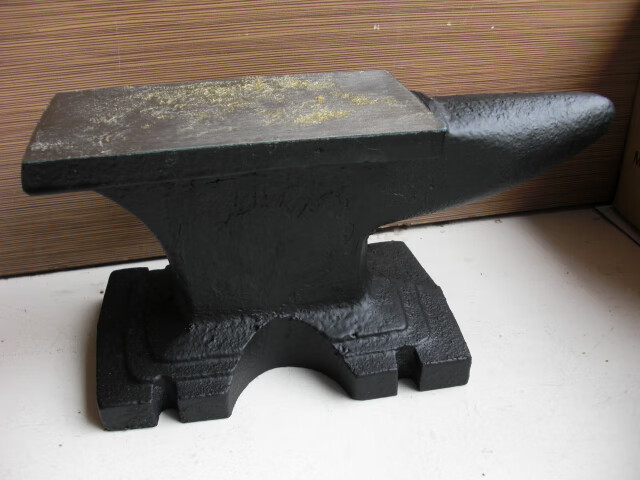 核桃墩钳工铁砧子 羊角砧 dyi手工敲打垫砧 砧板 工作台铁墩子 7磅3