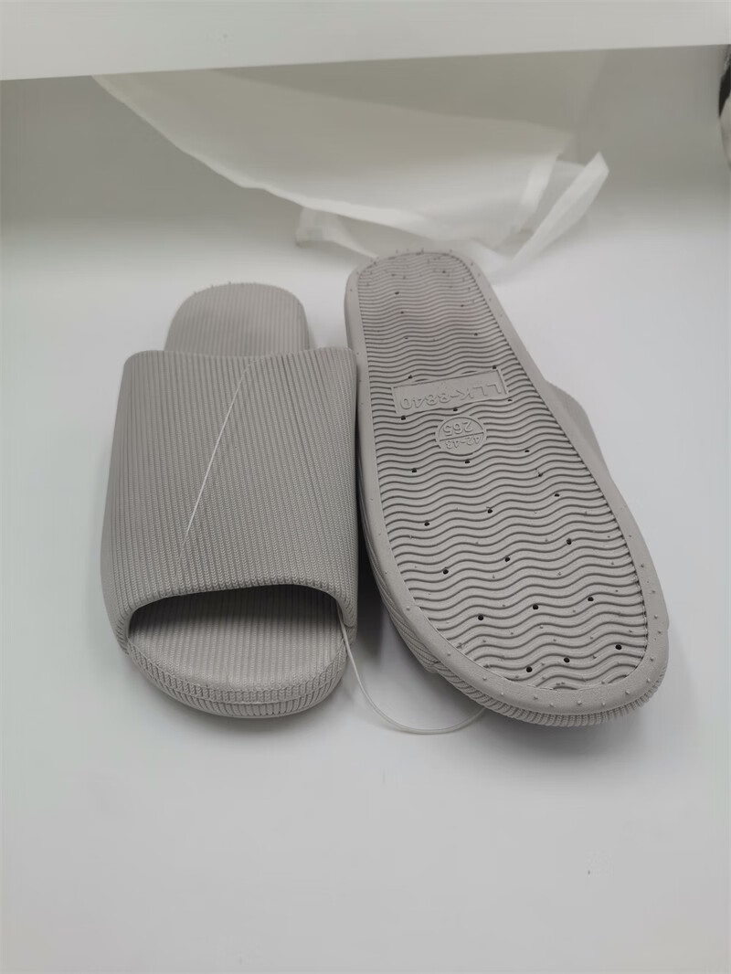 越南西贡橡胶包头大码厚底青年透气时尚拖鞋家用纯色浴室防滑夏季品质