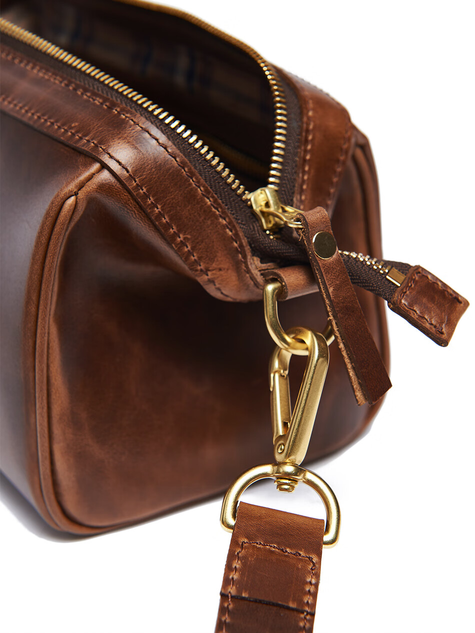 绅士手拿!美国茶芯皮复古手拿包 茶芯皮c4 帆布内里a2