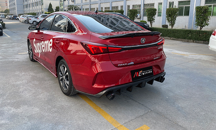 2021款长安逸动plus改装包围蓝鲸版大小前唇后唇侧裙尾翼百叶窗排气果