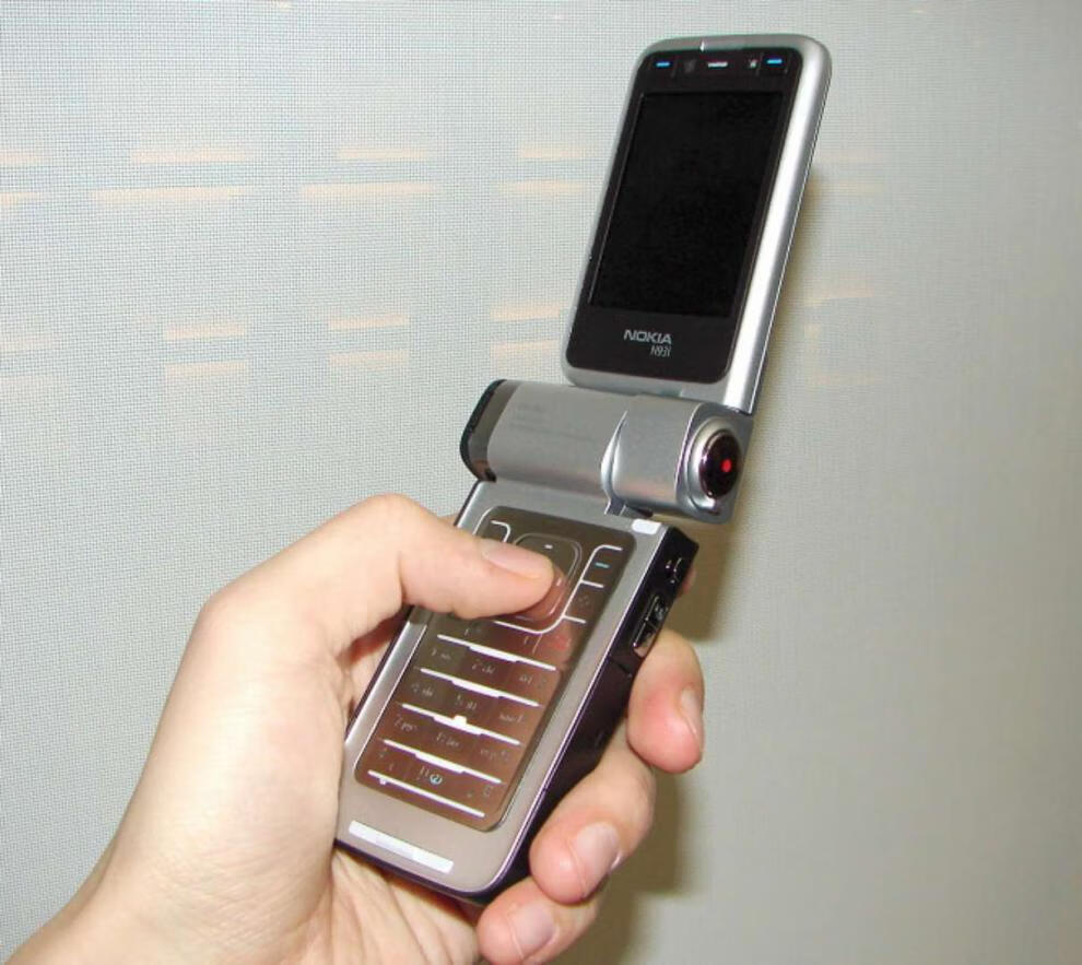 nokia/诺基亚n93i手机 经典老款 老人机 翻盖怀旧 备用机 99成新 黄色