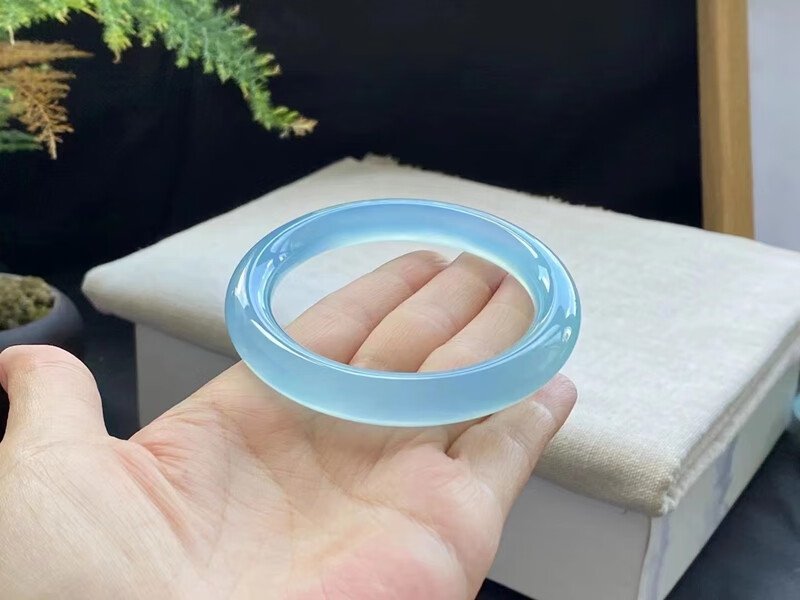 秋痕 天然冰川蓝玉髓手镯女复古高冰玛瑙海蓝宝冰晴绿圆条镯子水晶