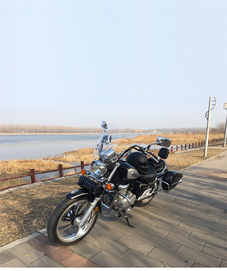 适用于铃木gz150a太子摩托车挡风玻璃前挡风板风挡玻璃悦酷改装注意不