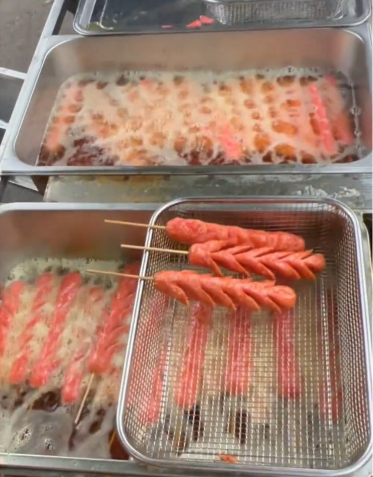 齐汇淀粉面肠煎烤肠鸡肉台式街边铁板烧街头烧烤散装油炸火腿商用烧烤