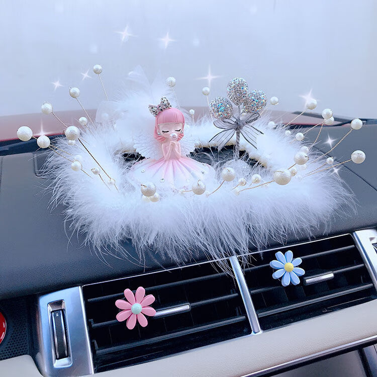 车子摆件小车装饰品气车内部摆件汽车摆件车内可爱卡通摆件水钻女孩