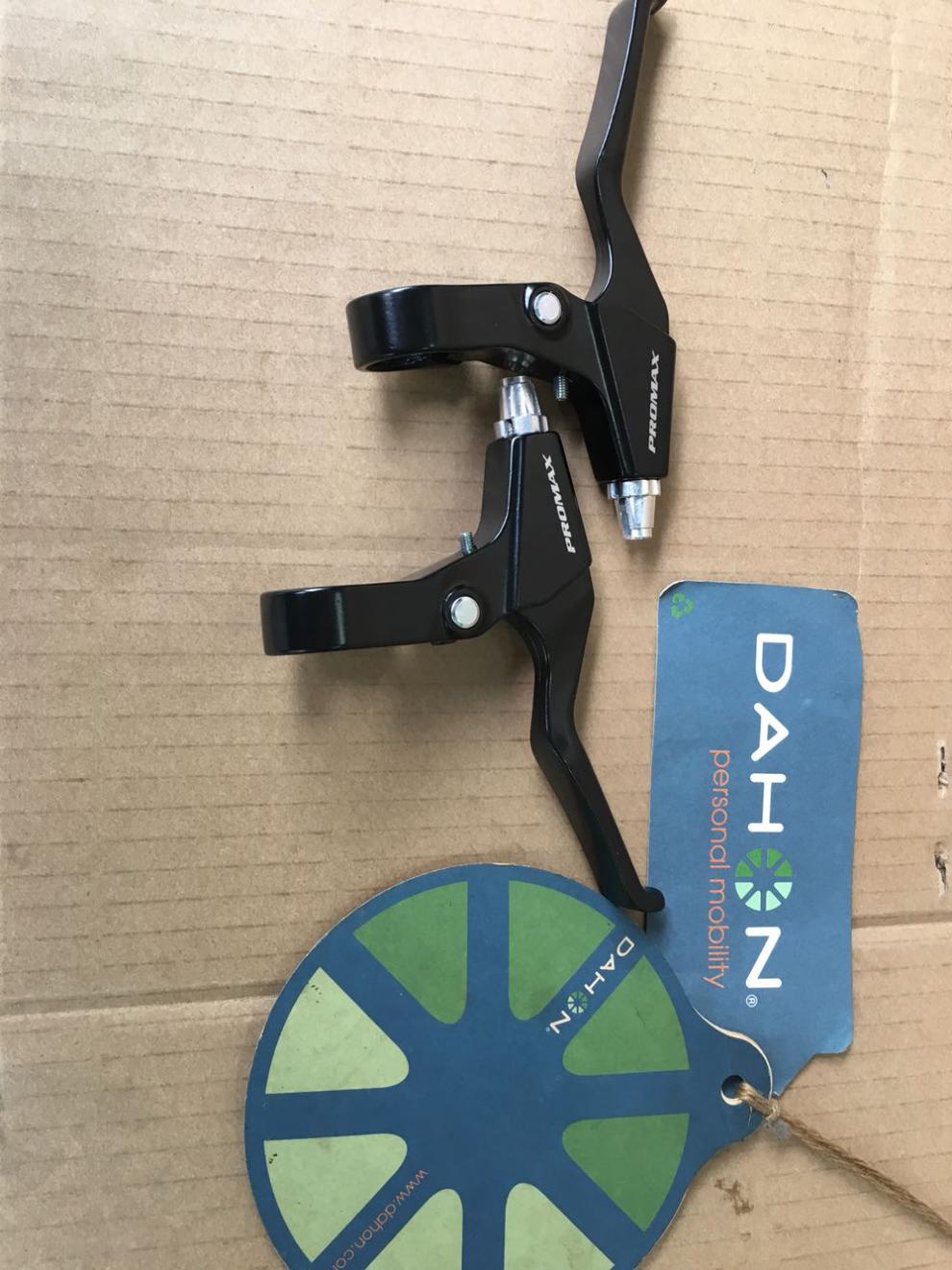 大·行折叠自行车配件刹把hat060铝合金通用刹车把b6单车配件家用 银