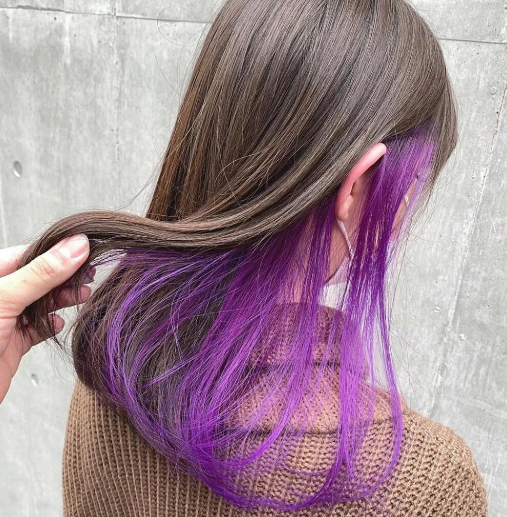 挑染几根紫色头发图片图片