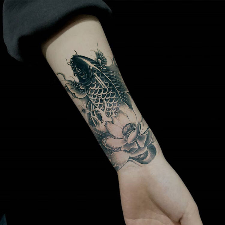 一年锦鲤莲花富贵鱼防水纹身贴男女鲤鱼锦鲤手臂仿真花臂小腿刺青五张