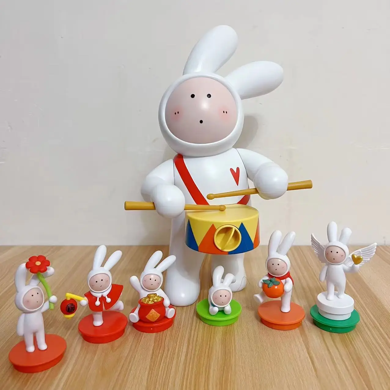 莫肖尔不二兔玩偶影城安东尼不二兔周边水杯玩偶杯汽车造型桶公仔摆清