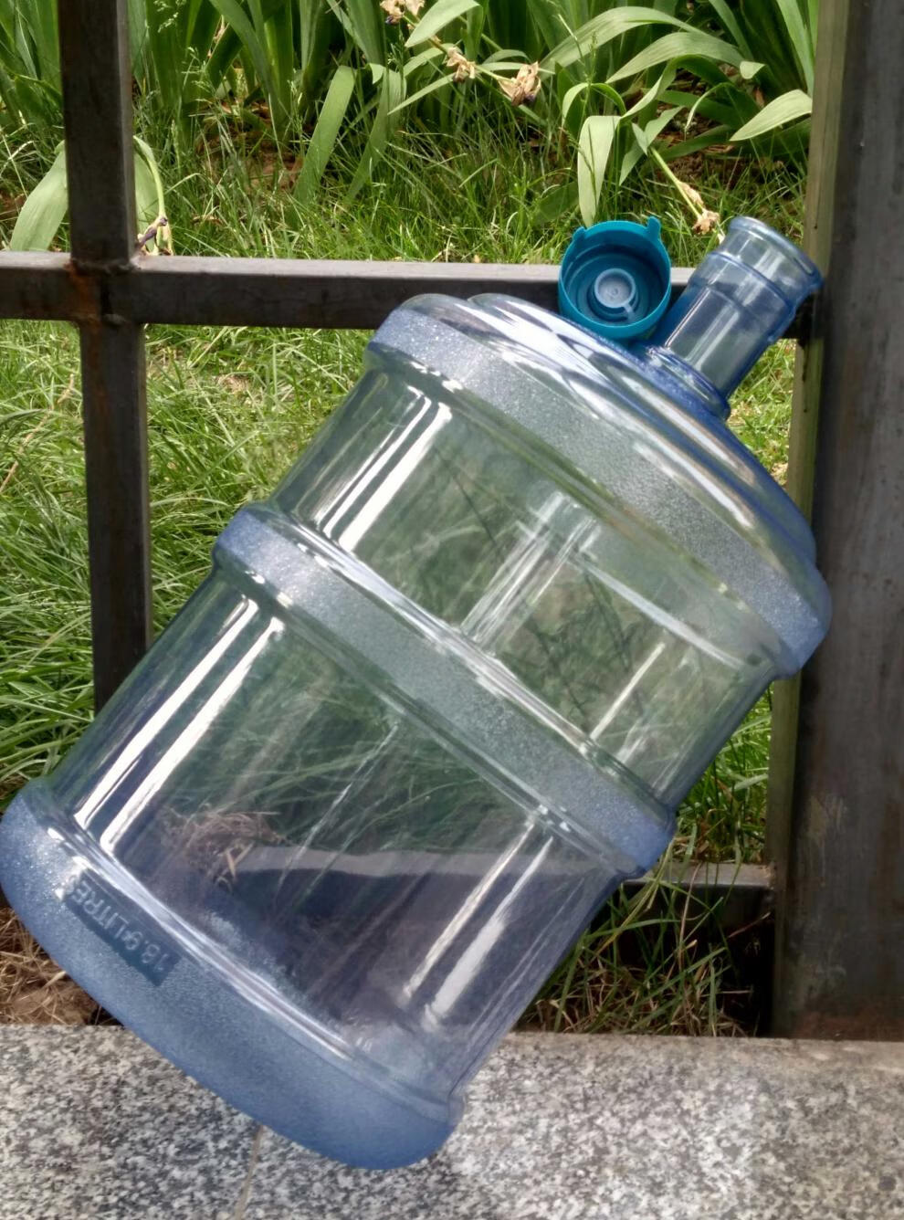 大号纯净水桶189l桶装水矿泉水桶饮水机5加仑压口大桶加厚塑料桶