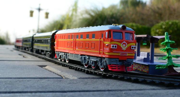 拼装仿真东风蒸汽火车模型奋发东风长仿真电动轨道蒸汽高铁绿皮小火车