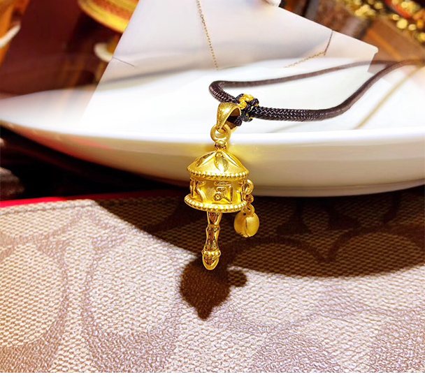 老凤凰六字真言转经筒吊坠女款黄金坠子挂绳短黑绳项链999足金西藏