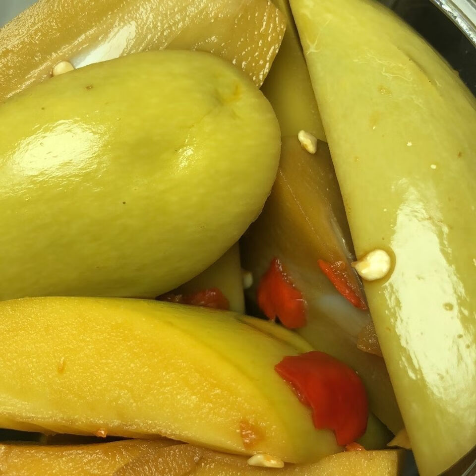 广西南宁酸辣芒果每罐250g装生吃酸嘢腌制四季青芒孕妇时令横州市酸辣