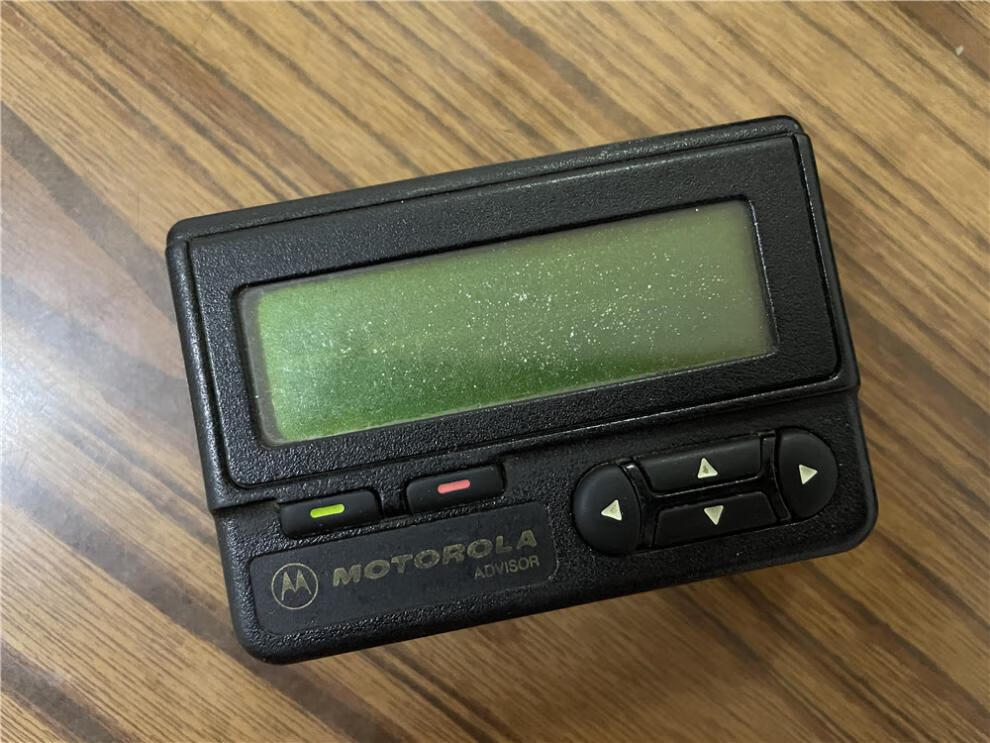 怀旧bb机收藏摩托罗拉汉显数字寻呼机传呼机call机影视道具拷机bp 大
