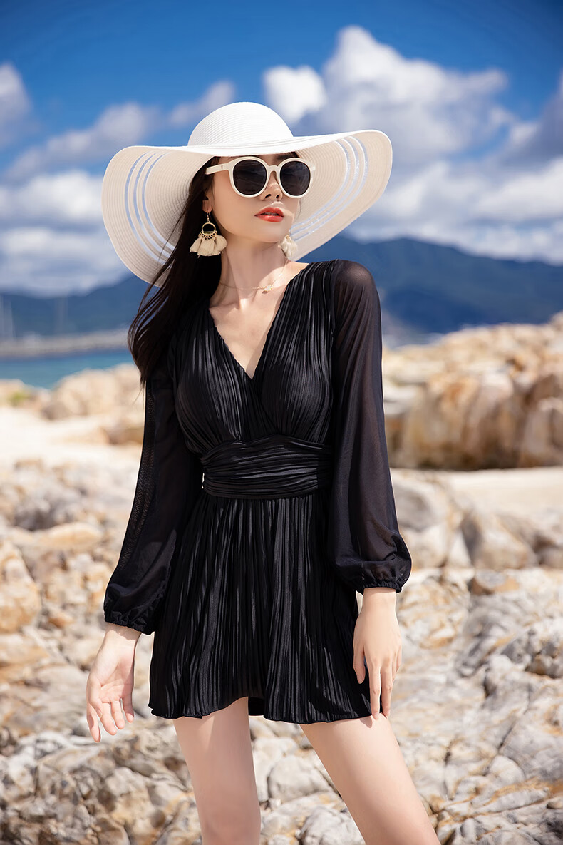 三奇泳衣2021新款连体裙式遮肚显瘦v领小胸聚拢长袖防晒度假温泉泳装