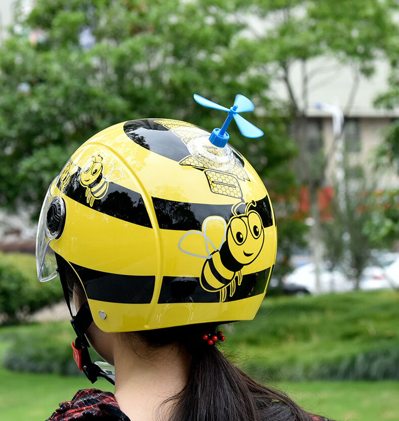 小黄鸭头盔头盔竹蜻蜓电动车安全帽可爱小风扇风车飞行器摩托帽上的