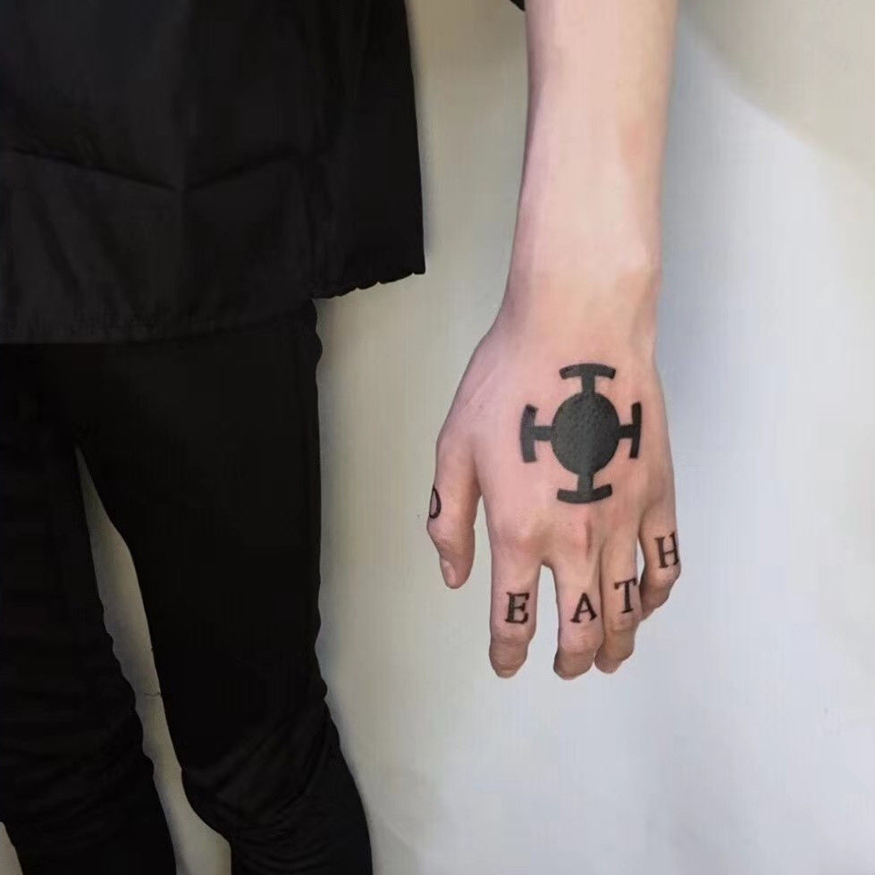 芭雅莲纹身贴男士防水男女日系漫画二次元海贼王特拉法加罗手背英文