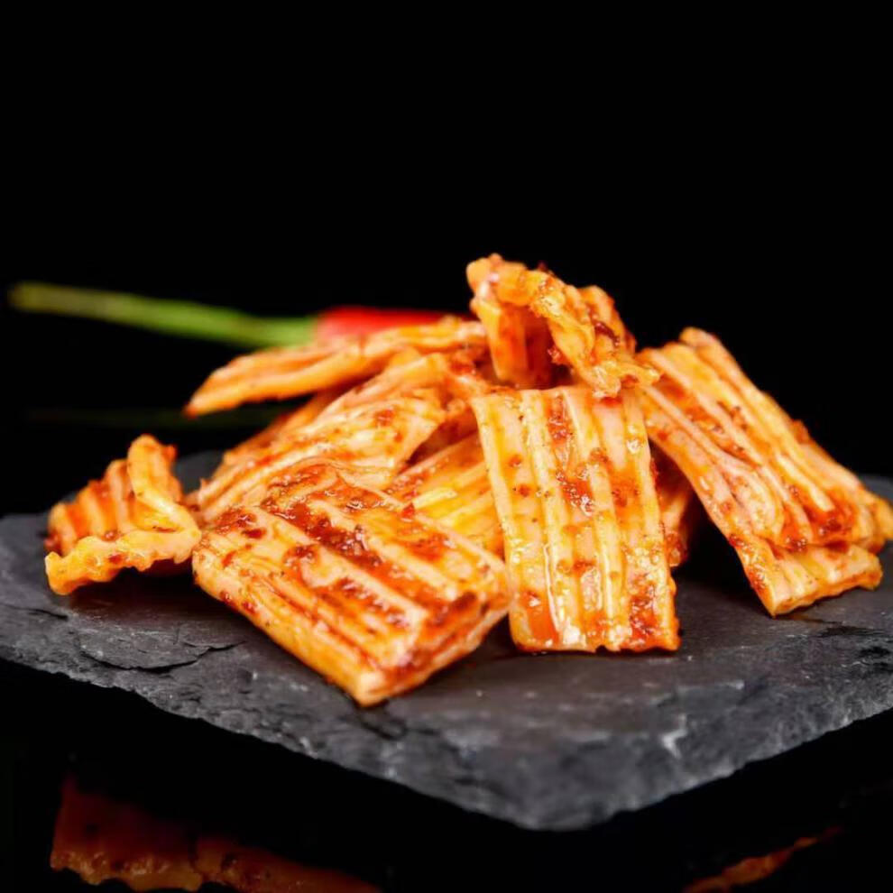 劲爽凉皮麻辣网红小吃美食零食香辣脆爽凉皮辣片食品批发怀旧辣条