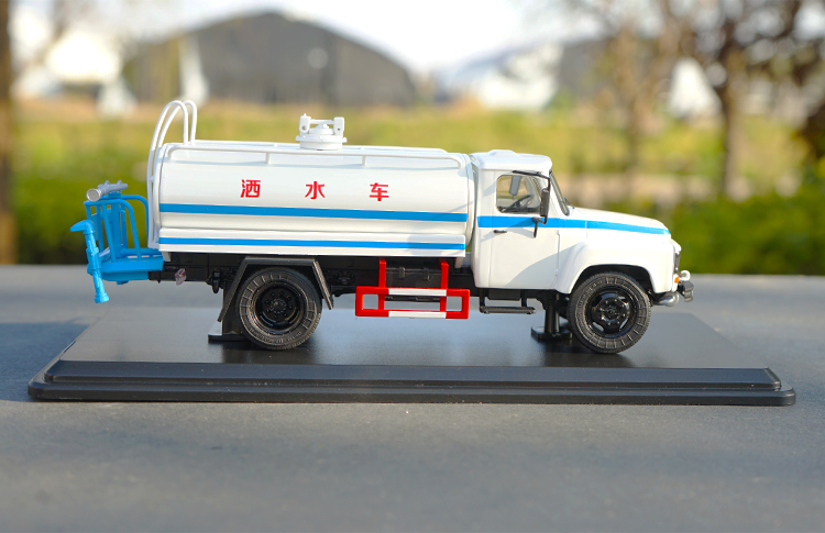 模型东风天龙1:43原厂 旗舰拖头天锦140八平柴军车 方灯版东风140洒水