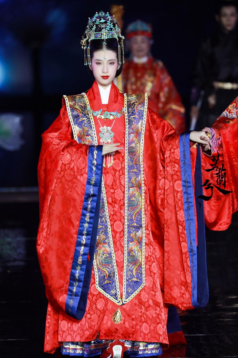 明制婚服明朝结婚婚宴皇后大衫霞帔缀吉服传统婚礼套圆领袍夫妻套装