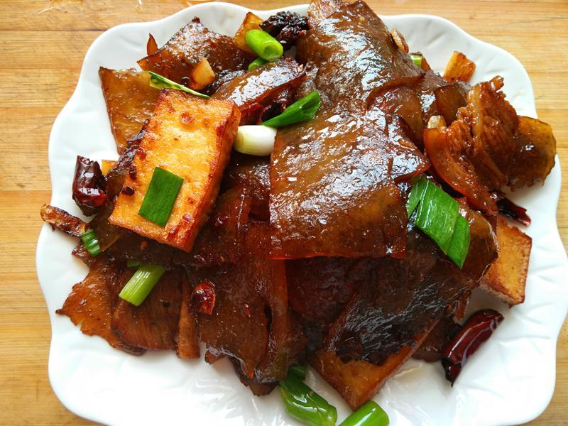 河南卫辉红薯粉条手工皮扎红薯粉条焖子农家风味特色小吃粉条皮渣清蒸