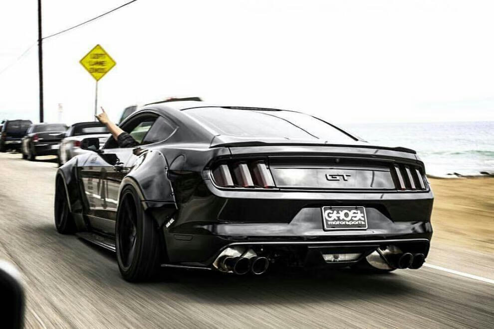 适用于福特野马改装宽体轮眉 野马改装宽体大小包围 前后唇 侧裙定制