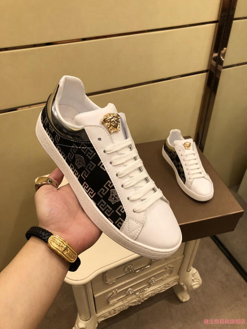 奢侈品范思哲名牌男鞋男鞋鞋子男2022新款夏季潮牌欧洲站美杜莎男士