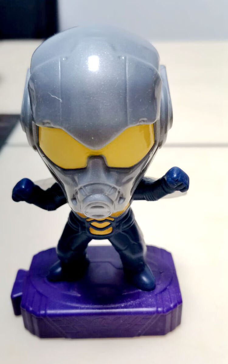 2021麦当劳复仇者联盟漫威玩具绿巨人钢铁侠队长英雄公仔全套12款公仔