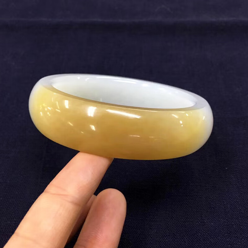 臻藏家保真新疆和田玉且末老坑料糖羊脂白玉手镯女款正装宽版玉镯子57