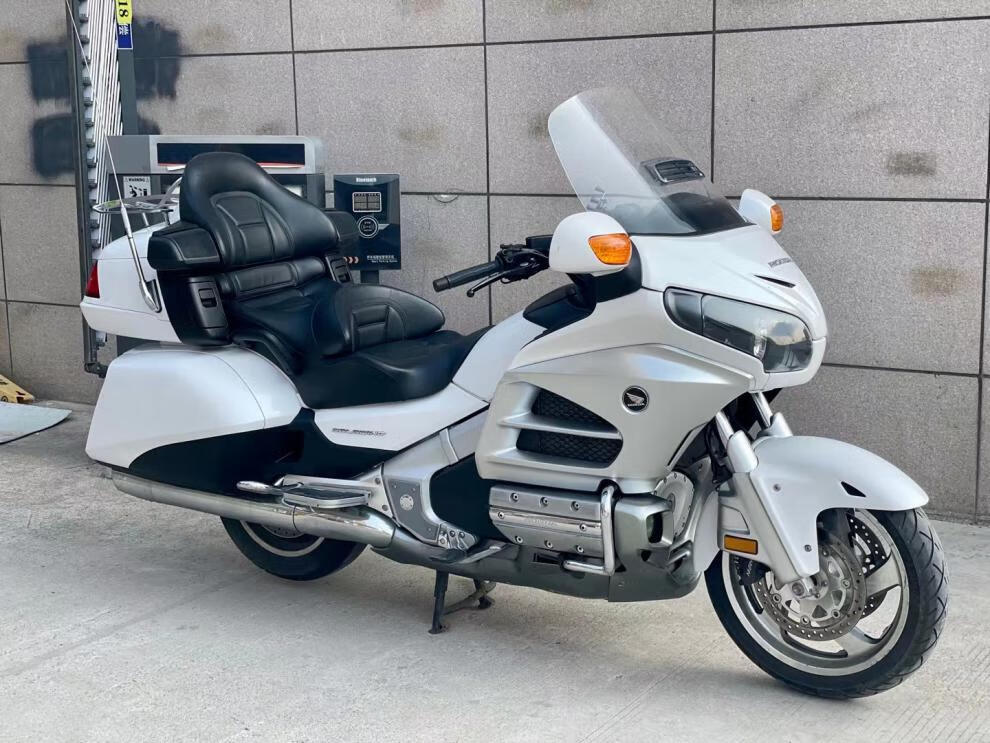 豪华本田金翼gl1800长途旅行大踏板马杰斯特250c巡洋舰摩 乳白色 需要