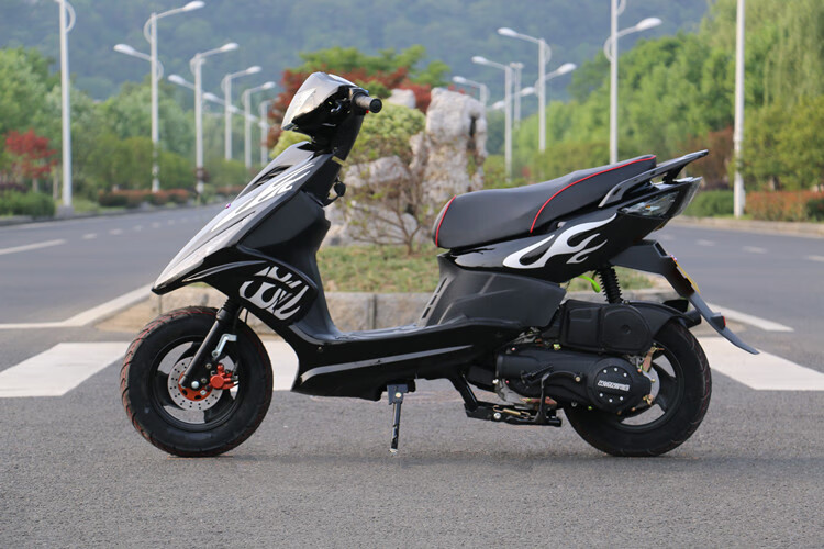 定制五羊款式全新爆改白幽灵鬼火125cc摩托整车国四电喷150踏板燃油可