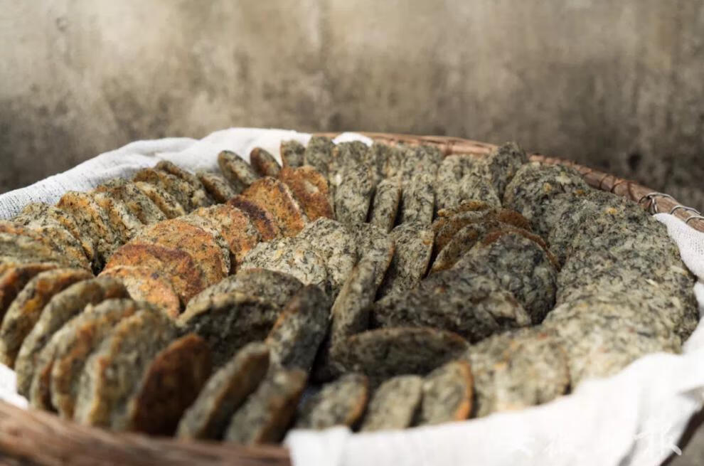 安徽六安新鲜蒿子粑粑舌尖上的美食农家手工腊肉蒿子饼10个土特产