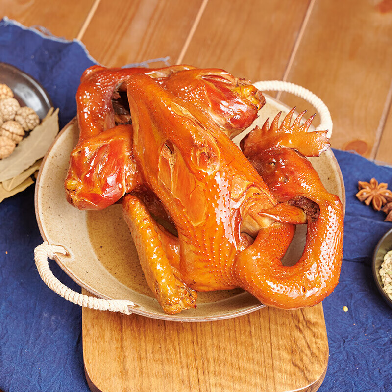 诸城烧鸡整只 熏卤味五香鸡肉扒鸡熟食即食特产烧烤公鸡800g