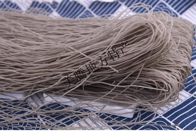 此款是纯红薯粉做的,口感质量更好,绿豆面相对是中