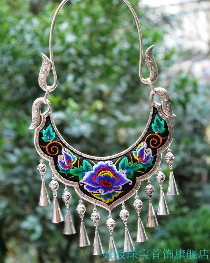 媛渡苗族项圈民族风云南复古绣花项链饰品苗银特色表演吊坠链黄色