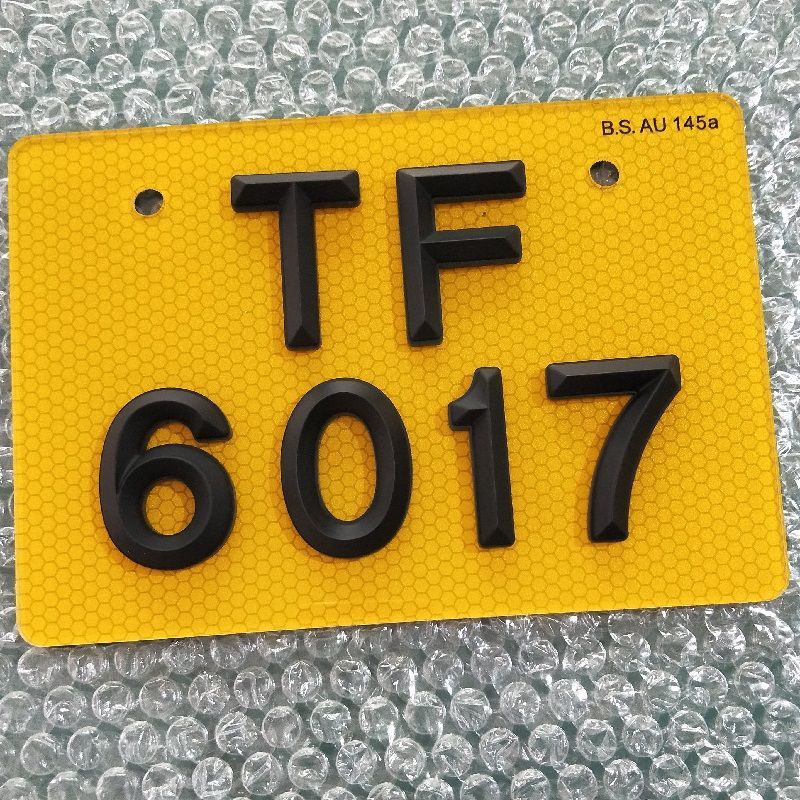 香港摩托车牌照3d立体尖角凸字网纹底亚克力水晶版电动个性车牌材质
