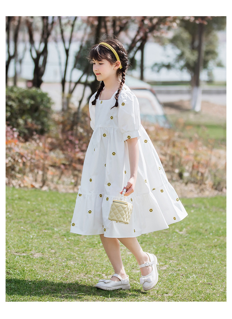 小女生穿的夏装新款韩版泡泡袖公主裙中大童儿童方领洋气笑脸裙子碎花