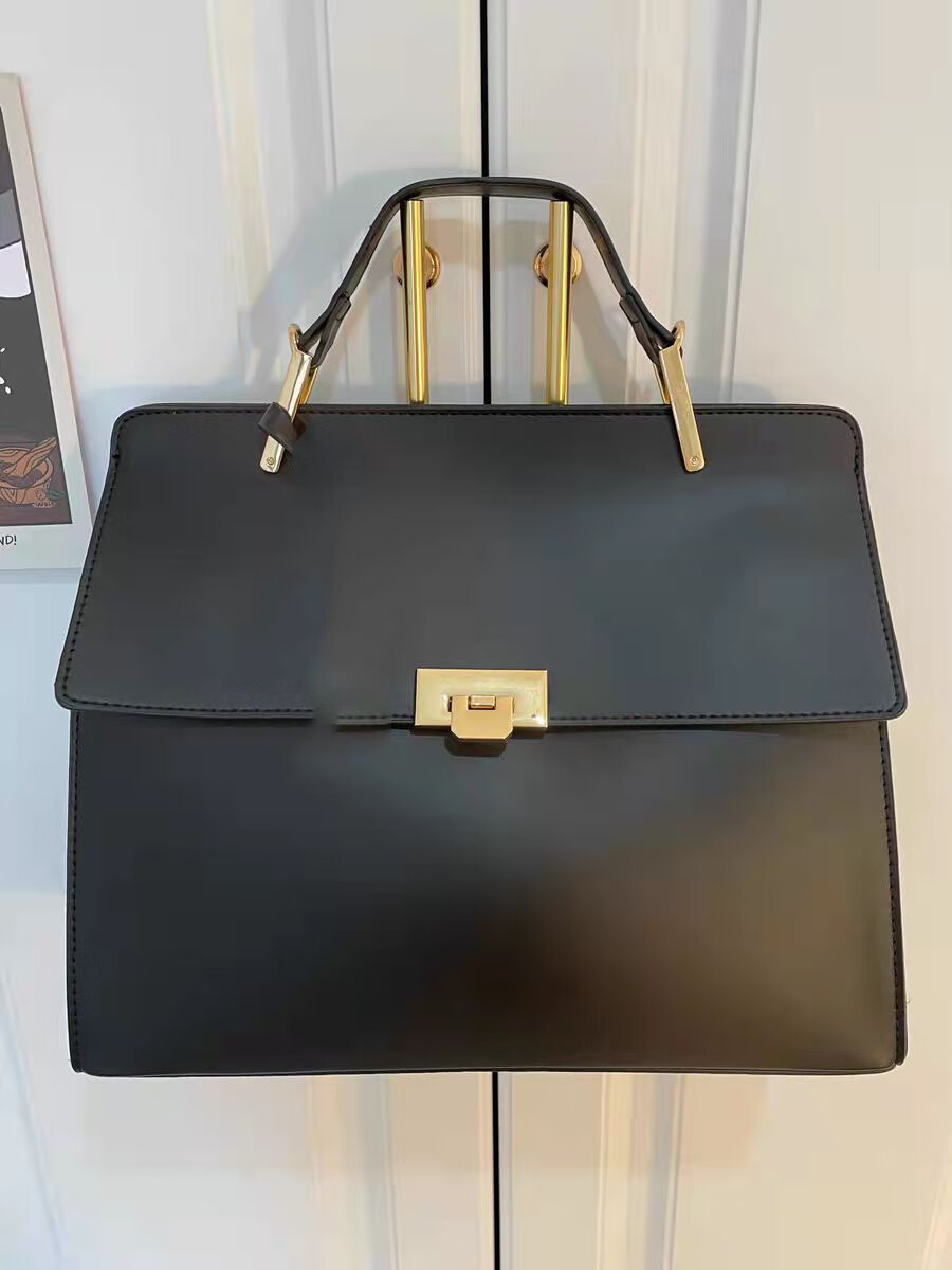 轻奢潮流青春单品女包秋冬复古大容量通勤邮差包小众单肩斜挎手提小方