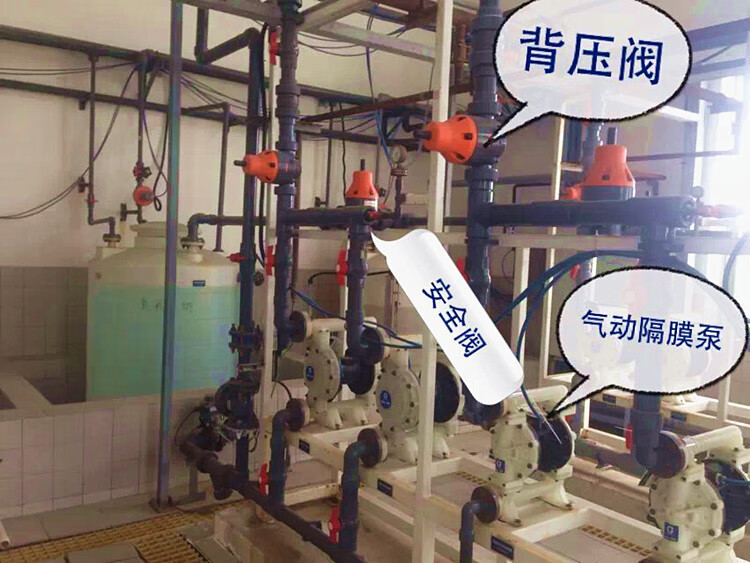 upvc脉动阻尼器脉冲阻尼器脉动缓冲器缓冲罐容积式压力缓冲瓶dn4050mm