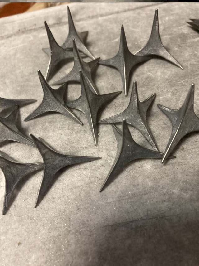 三角爆车胎钉防盗不倒的钉轮胎刺钉扎防止乱停车神器四角钉修家具钉