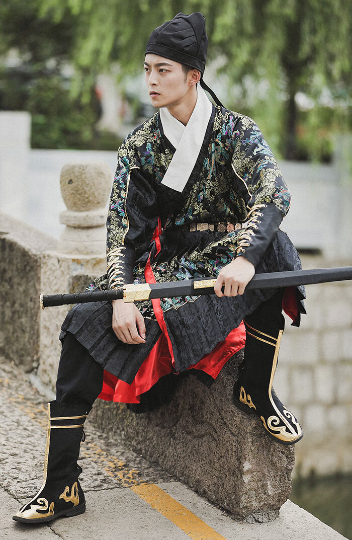 明制汉服男飞鱼服锦衣卫衣服古风古装士织金刺绣剑客武侠风服装 黑色