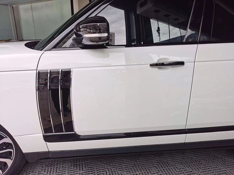 适用于路虎揽胜行政版鲨鱼鳍1321行政鲨鱼腮鳃网前后杠车门尾门饰条亮